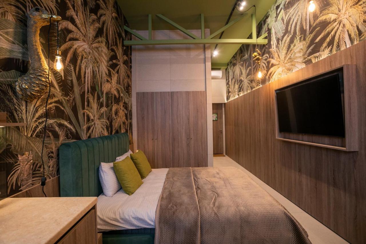High Five Apartments, Area Apartment