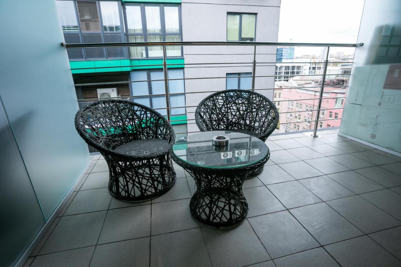 High Five Apartments, Area Apartment *