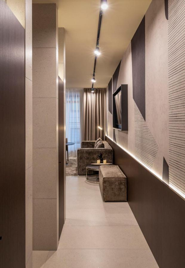 High Five Apartments, Area Apartment